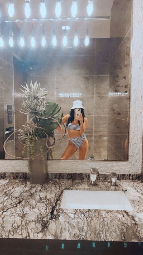 Miss Nicole Cara pornstar free gallery