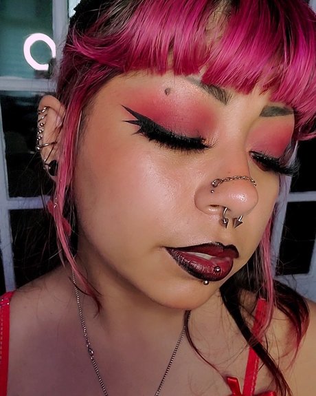 Naomi Cattia beautiful pornstar photo