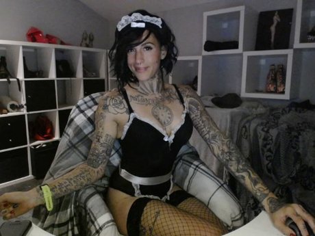 MLK naked pornstar pics