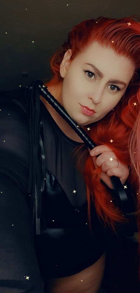 Latina Girl having time off_ model hot images