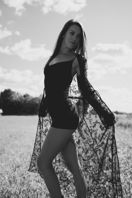 Jessica ML xxx model image