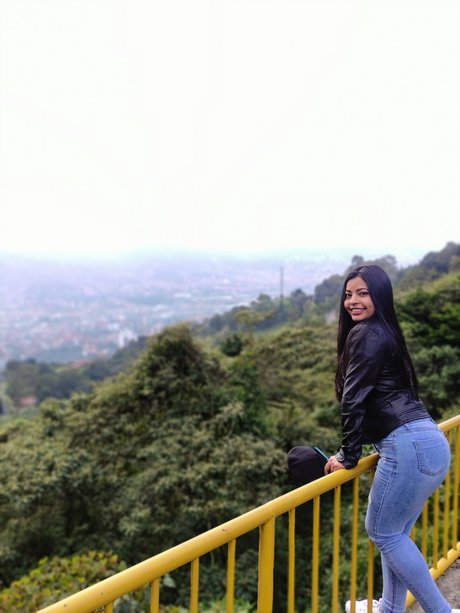 Fernanda Gomez star hd images