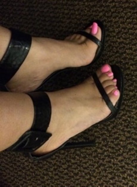 BlondeinStilettoHeelsOnly pretty pornstar pics