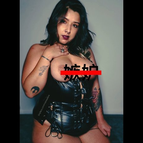 _Mistress Keira_ pretty actress photos