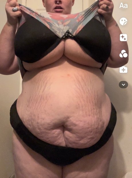 HippieGino sexy actress image