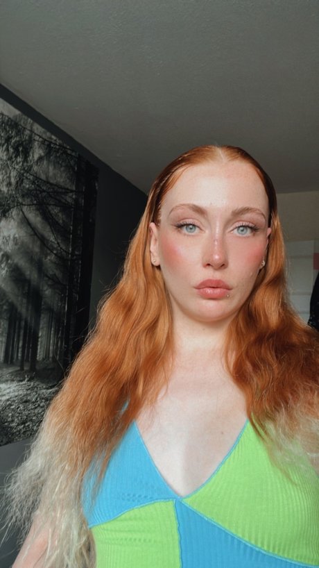 Miss Desire_ sexy pornstar pic