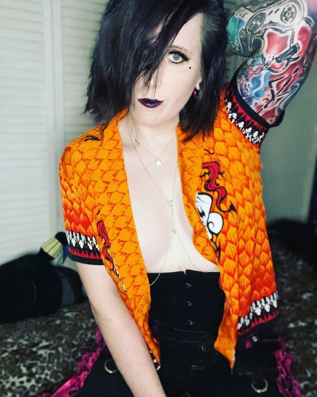 Willow Faye model nude archive