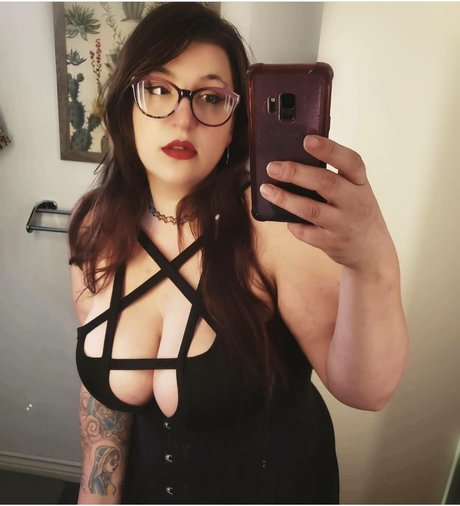 Miz Behavior hot pornstar images