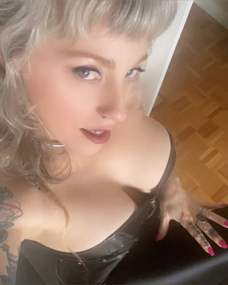 Muffy Slayer art star image