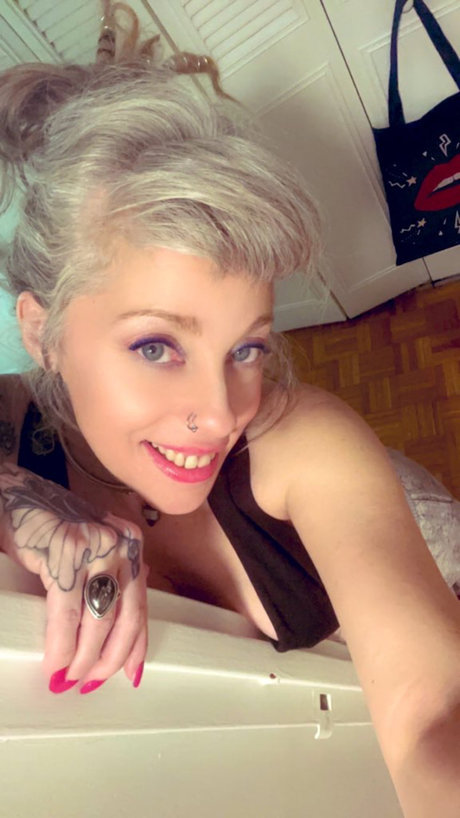 Muffy Slayer model picture