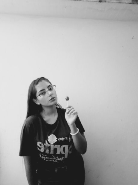 IluminatiQueen nude model images