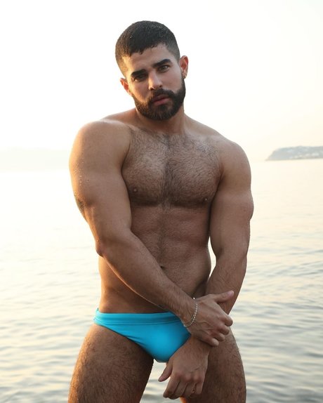 karlitos Amarilla star beautiful image