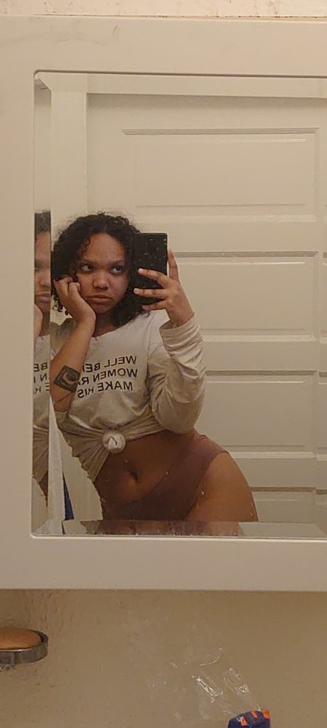 Mistress Red pretty actress gallery