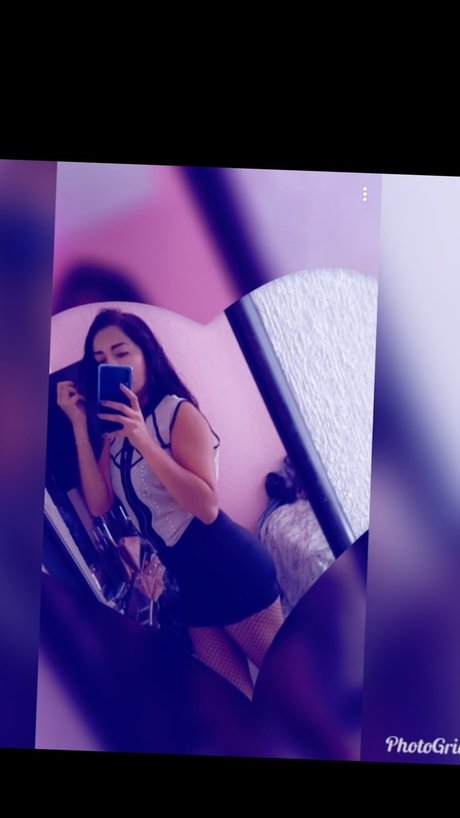 Esme VG pornstar exclusive picture