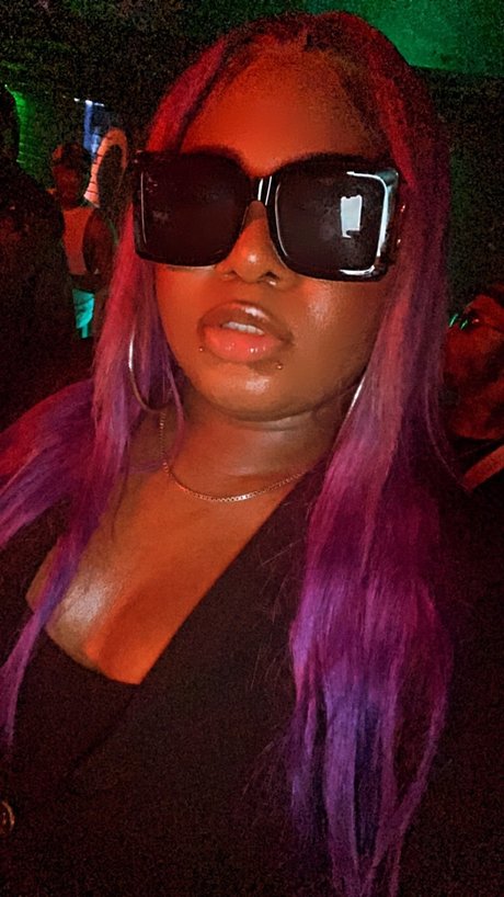 TsJada s PlayRoom star hot photos