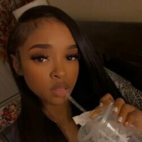 xolanismom_ free star image