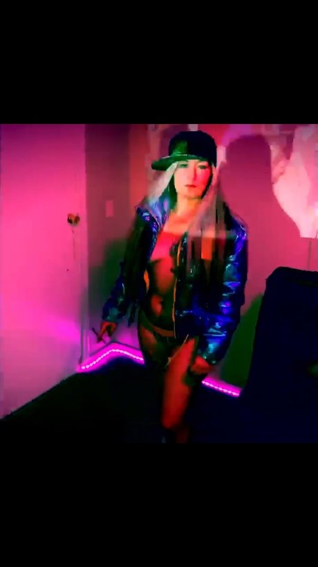 MommaOface nudes model picture