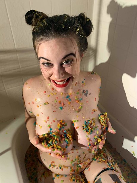 Molly Morelove model high quality picture