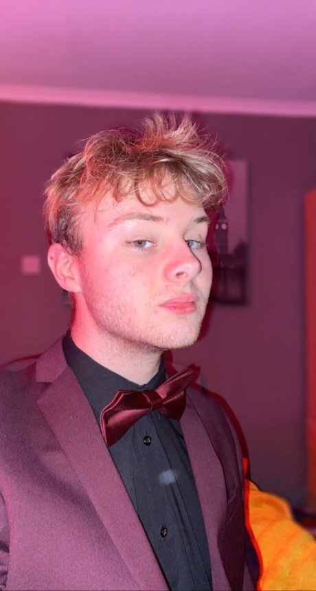 Callum King star nudes picture