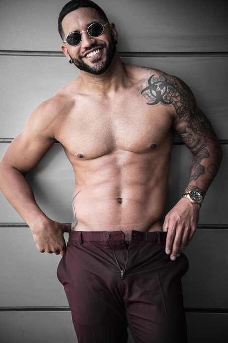 GUELO star sexy images