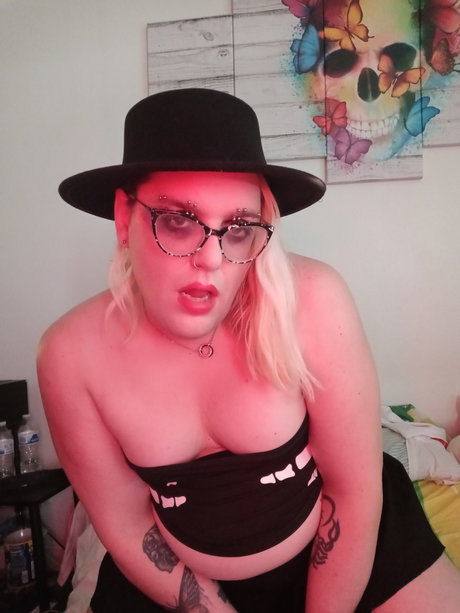 Evil Ally V hd pornstar pic