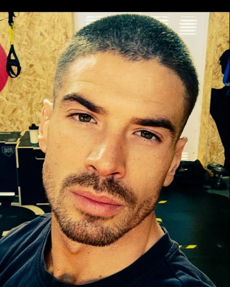 Mr Evans nude model picture