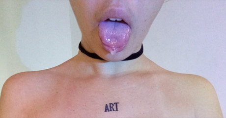 Mota Girl naked model gallery