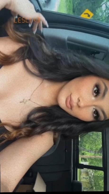 Lesli_ model free image