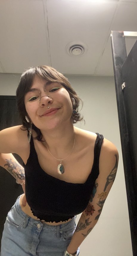 smol bean top model pics