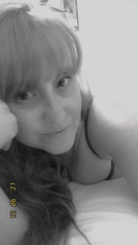 Ginger Divine model perfect image