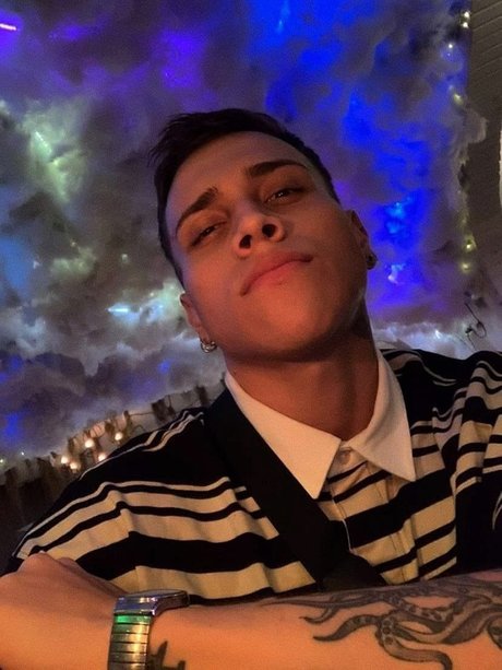 Imanol Tabares star naked image