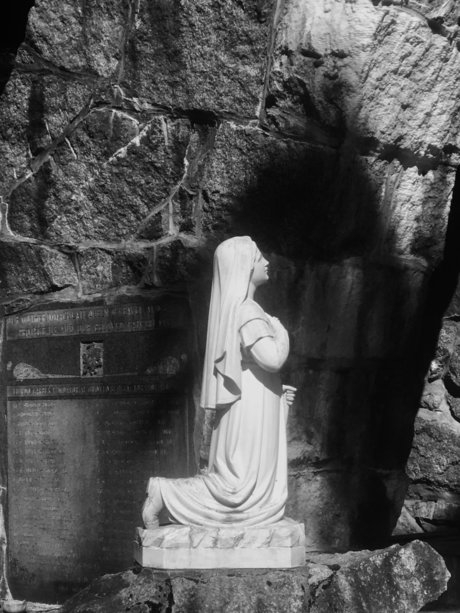 Ms Behaving Badly pretty model photos