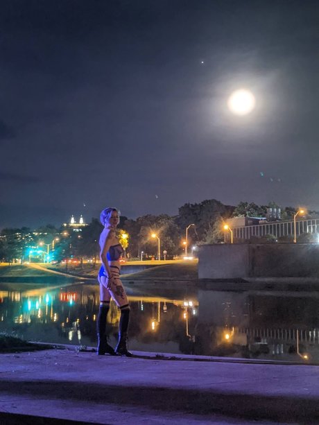 Gizbanggg_ hot star photo