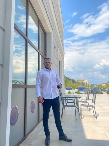 Luscan Florinel star top photos