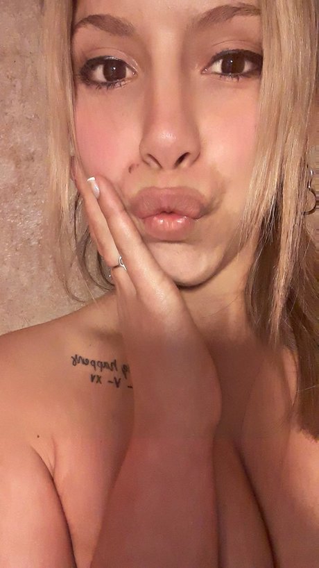 Florr_ star nude img