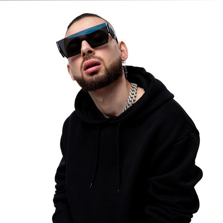 Mr Ginzburg hot model image