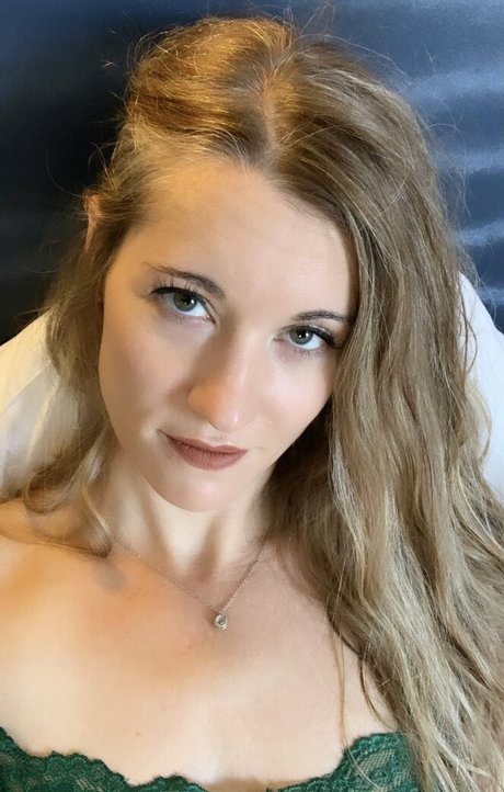 mozasmr naked actress pics