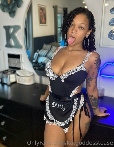 katgoddesstease star sexy pic