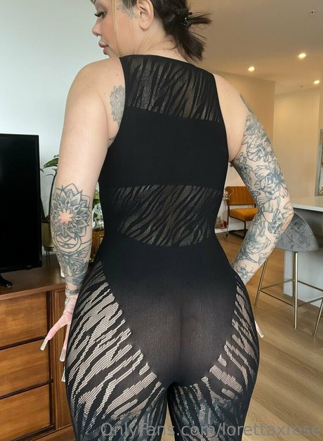 lorettaxrose pornographic model img