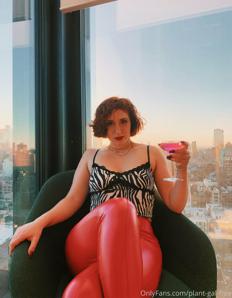 plantgalfree naked actress pictures