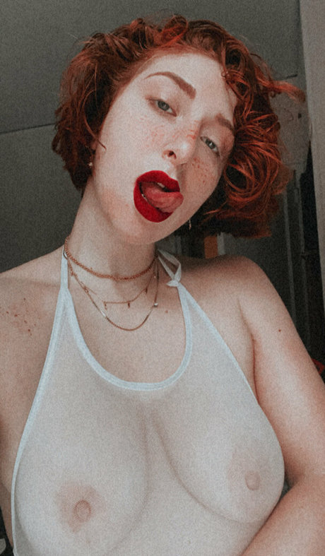 plantgalfree erotic model photo