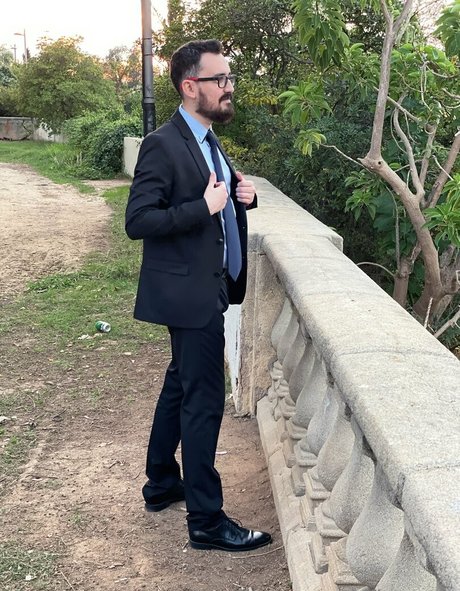 officepant Profile pic