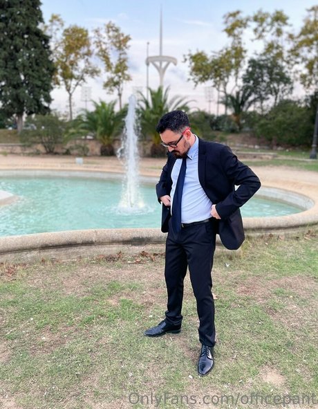 officepant model top pic