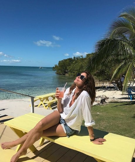 Cindy Crawford model high quality pictures