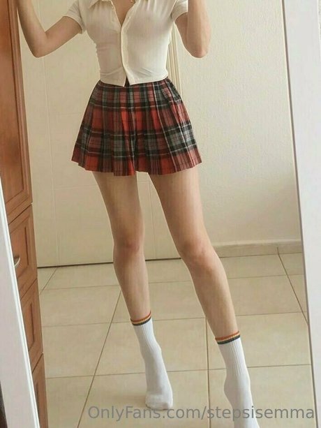 stepsisteremma nice actress pic