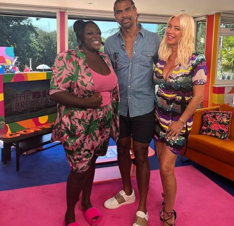 Denise Van Outen model adult img