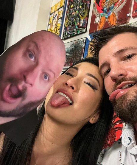 Xraygirl model art gallery