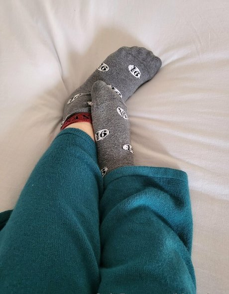 himaricutefeet model nudes gallery