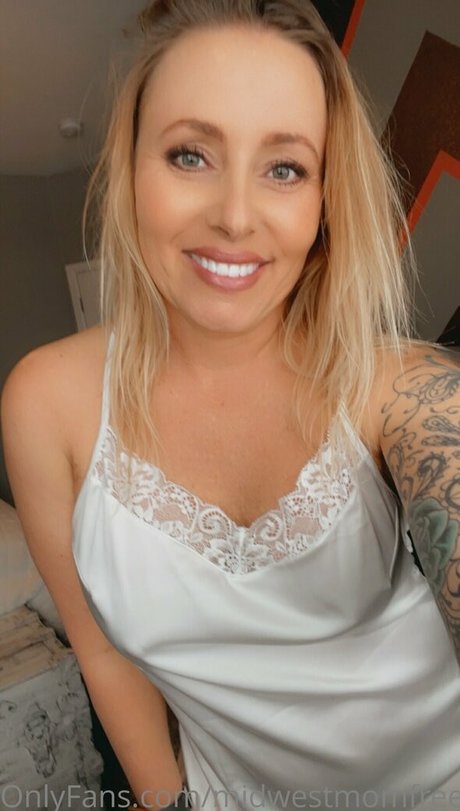 midwestmomfree star nude pic