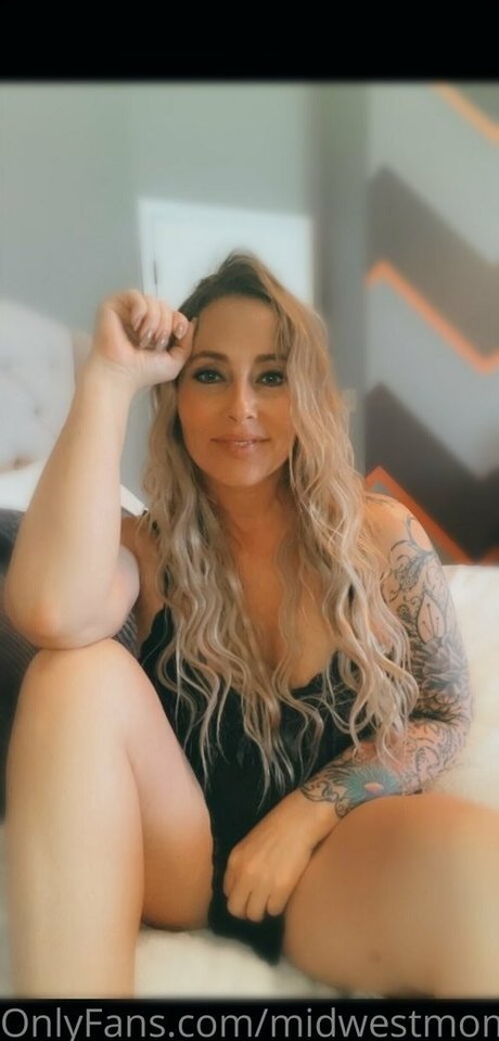 midwestmomfree model top photo